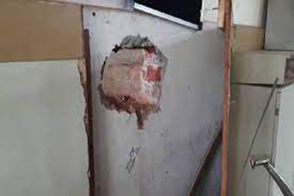 Crime: दीवार छेद कर बैंक में चोरी की कोशिश, महीने भर में दूसरी बार एक ही शाखा में इस तरह का प्रयास