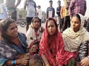 Accident: ट्रक ने GTP प्लांट के कर्मचारी को कुचला,सड़क पर शव रख लगाया जाम