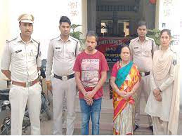 महिला रियल एस्टेट कारोबारी सहित 2 गिरफ्तार,8 स्थाई वारंट हुए हैं जारी