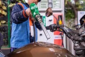petrol-diesel rate: जानें पेट्रोल-डीजल के ताजा रेट, आज कितनी है कीमत?
