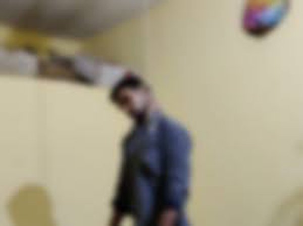 चपरासी ने बैंक में लगाई फांसी,सुसाइड नोट में लिखा....