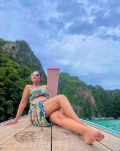 हिना खान ने हाल ही में सोशल मीडिया पर अपनी कुछ फोटोज शेयर की हैं. इन तस्वीरों में वो बला की खूबसूरत लग रही हैं. 