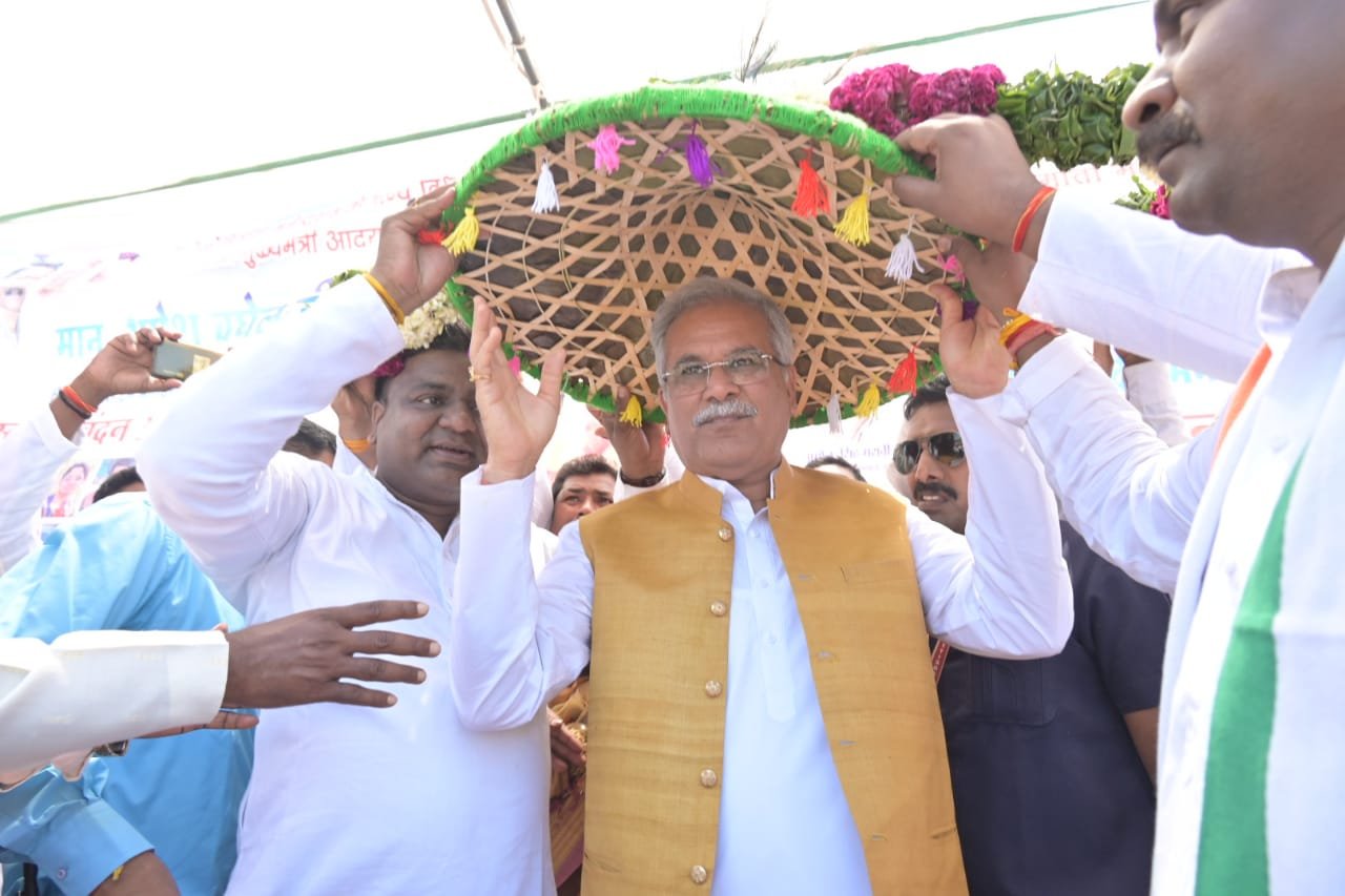 मनेंद्रगढ़ में मुख्यमंत्री श्री भूपेश बघेल का रोड शो..