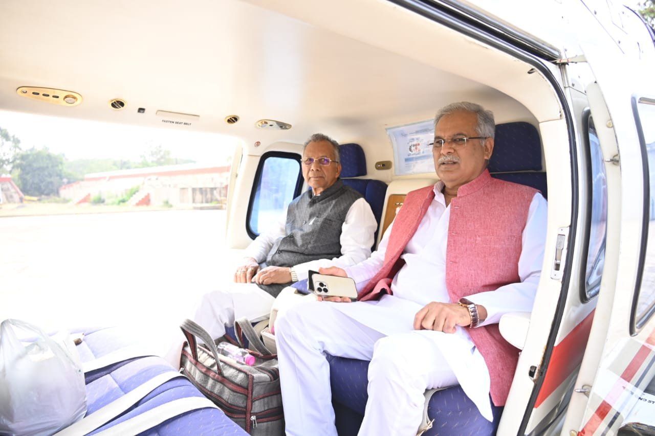 मुख्यमंत्री श्री भूपेश बघेल रायपुर पुलिस लाईन हेलीपेड से महासमुंद जिले के ग्राम गोपालपुर के लिए रवाना