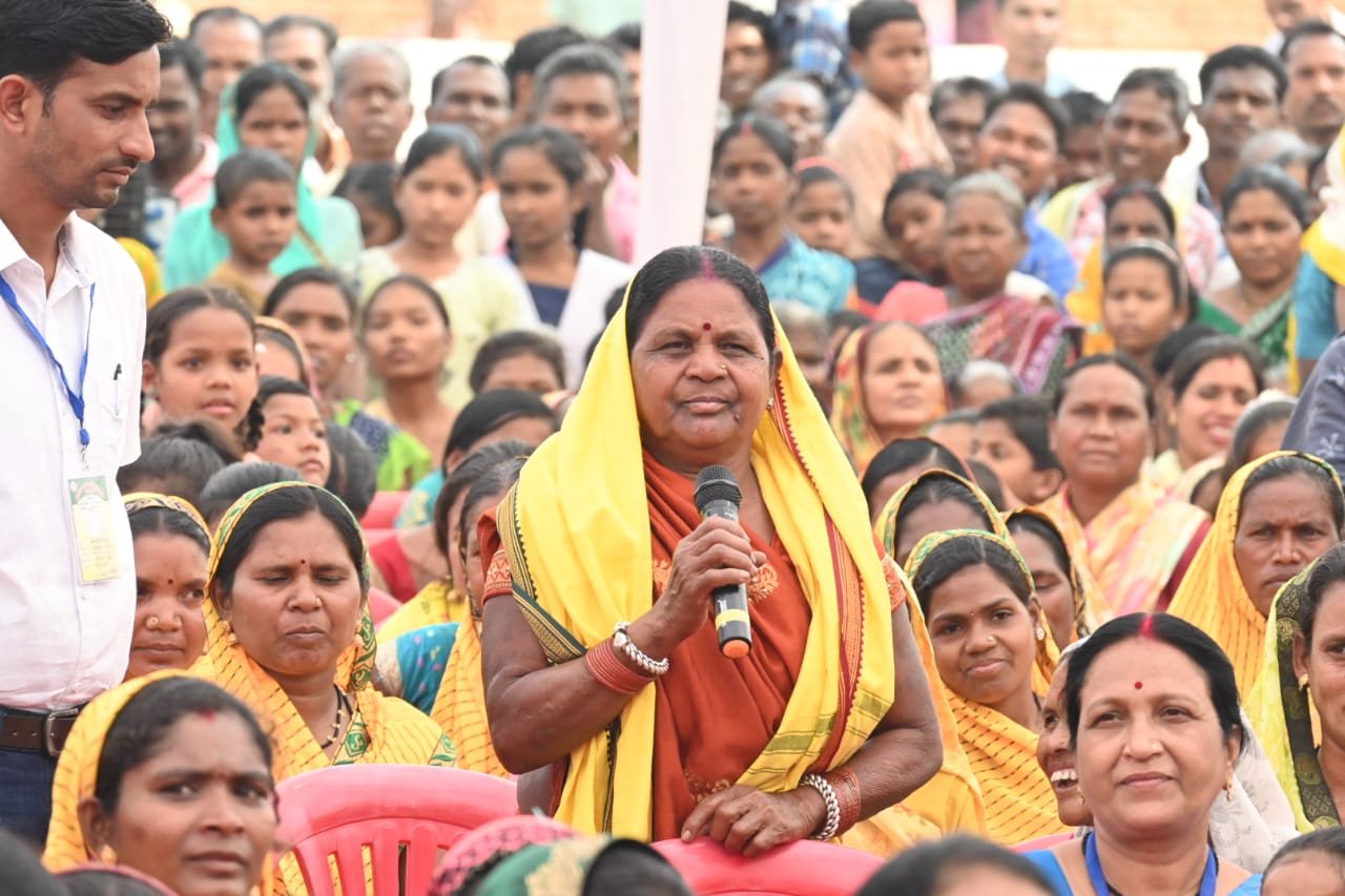 कौशिल्या बाई यादव ग्राम अठारह गुड़ी ने बताया कि राशन कार्ड बना है