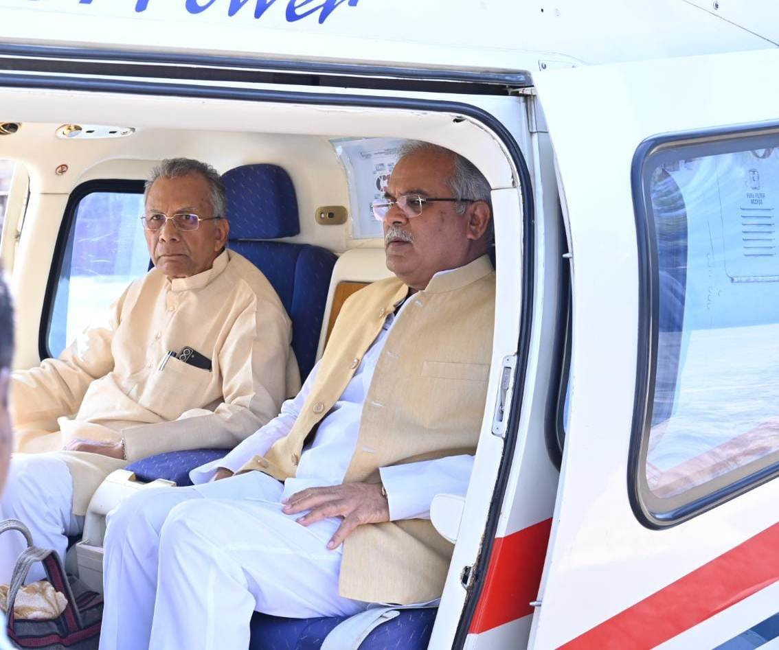  मुख्यमंत्री श्री भूपेश बघेल रायपुर पुलिस लाईन हेलीपेड से महासमुंद जिले के ग्राम बगारपाली के लिए रवाना