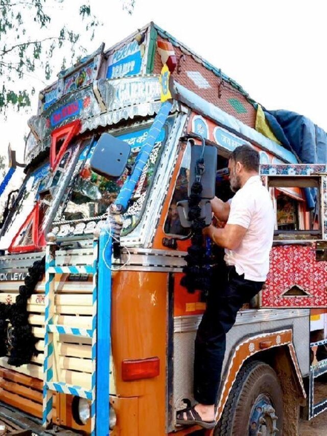 Rahul Gandhi ने Truck से की यात्रा