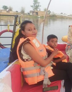 मृतिका निधि औसरिया और उसका बेटा पार्थ