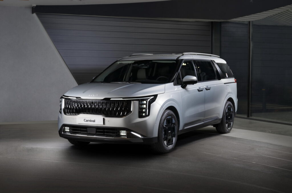 2025 Kia Carnival Hybrid