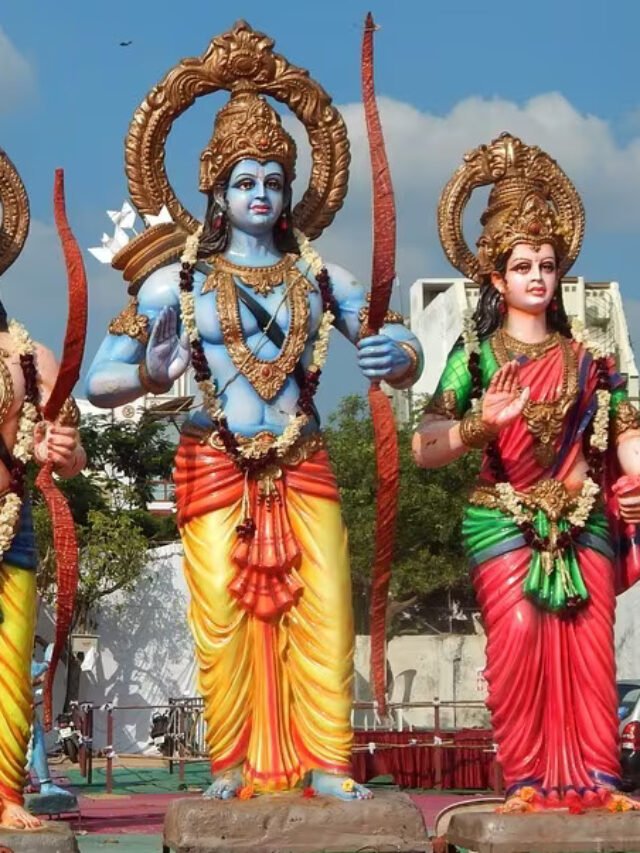 देवकीनंदन ठाकुर जी बताते है सीता माँ को मुँह दिखाई कौसल्या माँ ने क्या दिया