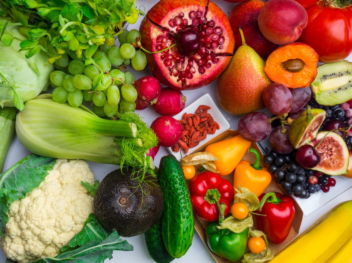 Blood Cleansing Foods: खून में जमा गन्दगी को करेंगे साफ खाने में शामिल करे , ये फ्रूट्स