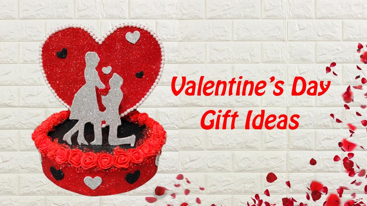Valentine Day Gifts: बजट फ्रेंडली हैं ये कुछ तोहफे, लेने वाले के चेहरे पर भी आ जाएगी मुस्कान