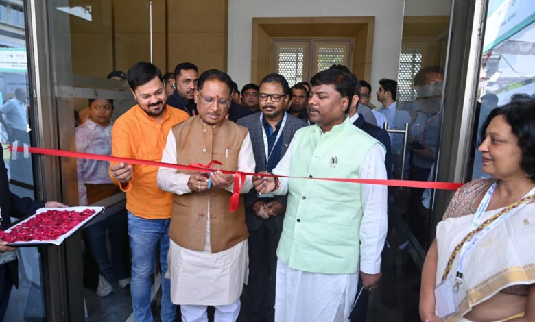  मुख्यमंत्री श्री विष्णु देव साय होटल सायाजी पहुंचे : दो दिवसीय क्लाईमेट चेंज कॉन्क्लेव में शामिल हो रहे हैं