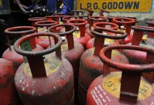 LPG Cylinder : महिला दिवस पर प्रधानमंत्री का तोहफा ,LPG गैस के दाम हुए कम