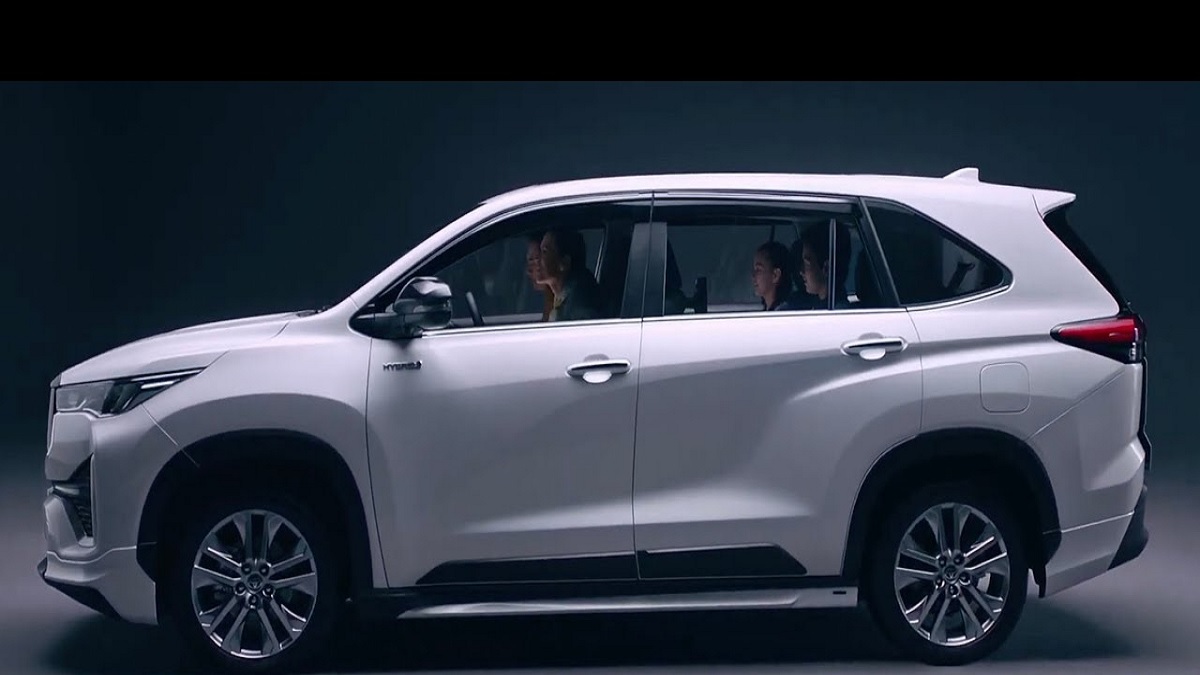 Toyota Innova Crysta