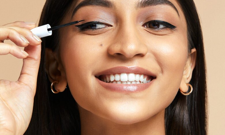 Makeup Tips : क्या आप भी फैलते काजल से है परेशान तो हम आपके लिए लाये है कुछ आसान eye makeup tips