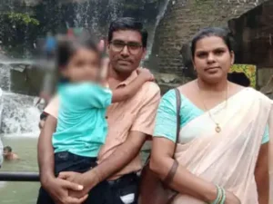 पति यूपेश चंद्राकर के साथ पत्नी देविका चंद्राकर।