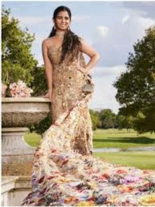 ईशा अम्बानी ने पहने तोते वाले एयरिंग्स