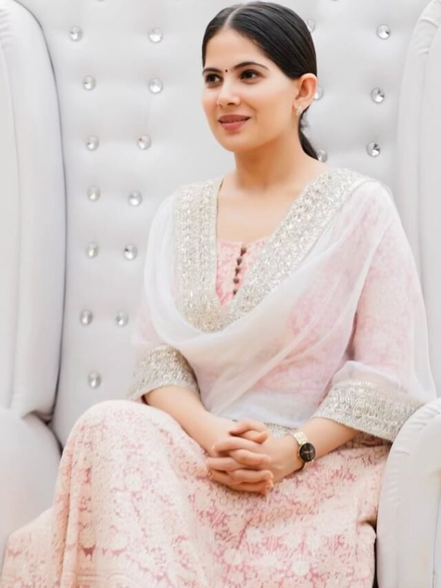 जया किसोरी ने बताया वेस्टर्न ड्रेस न पहनने का कारण