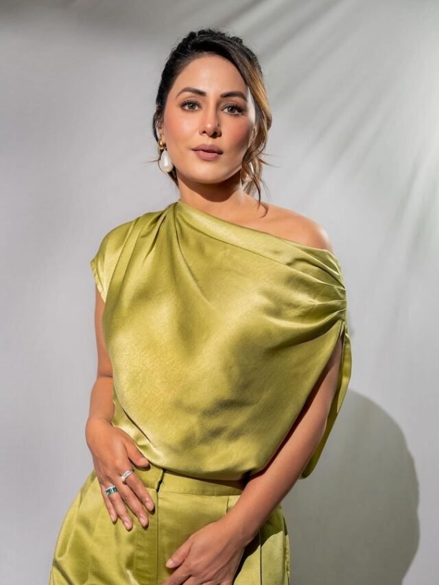 हिना खान ब्रेस्ट कैंसर से जूझ रही है देखे