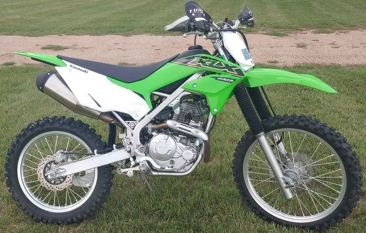 स्पोर्ट्स बाइक के शौक़ीन लोगो के लिए आई Kawasaki KLX230 S,देखे बम्फर कीमत