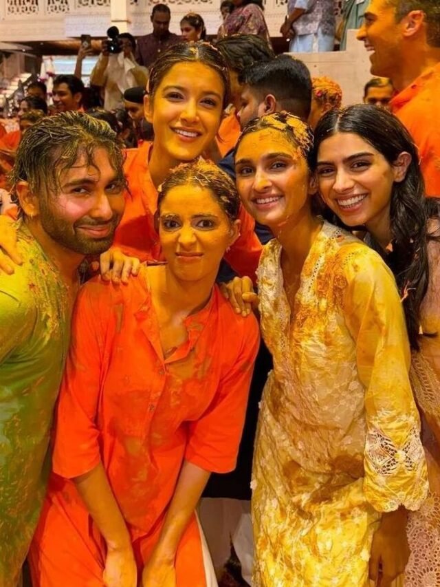 अनंत-राधिका की सेरेमनी में अनन्या खुसी को भी लगी हल्दी