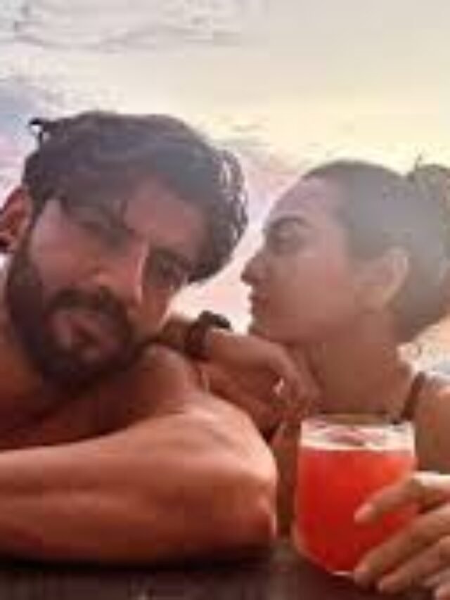 शादी के बाद पति जहीर संग रोमांटिक हनीमून पर निकलीं सोनाक्षी सिन्हा