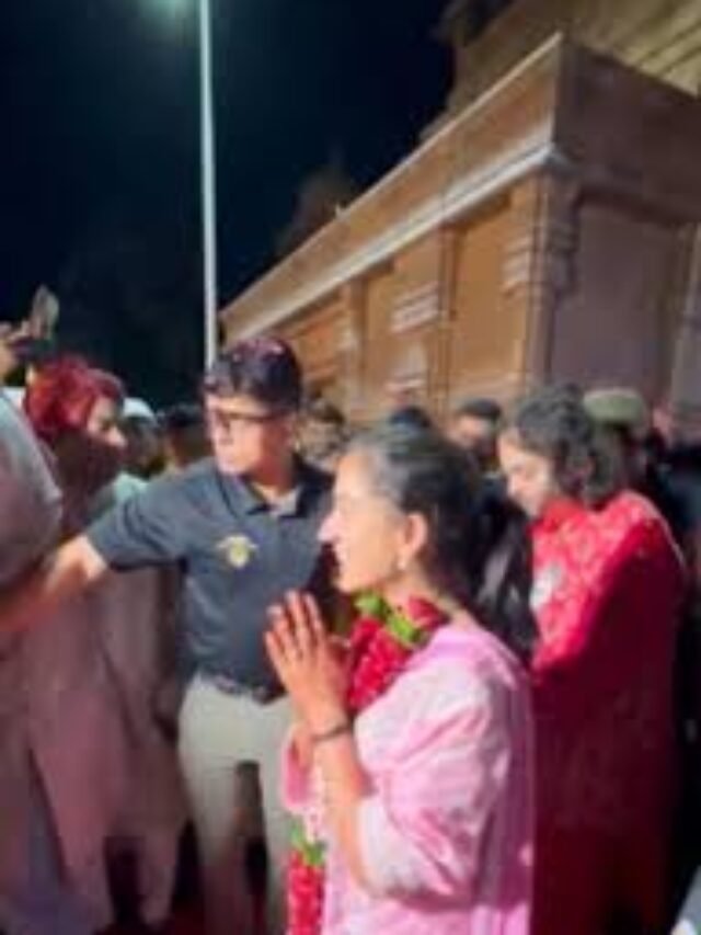 मुंबई में शादी के बाद जामनगर पहुंचे अनंत-राधिका हुआ ग्रैंड वेलकम