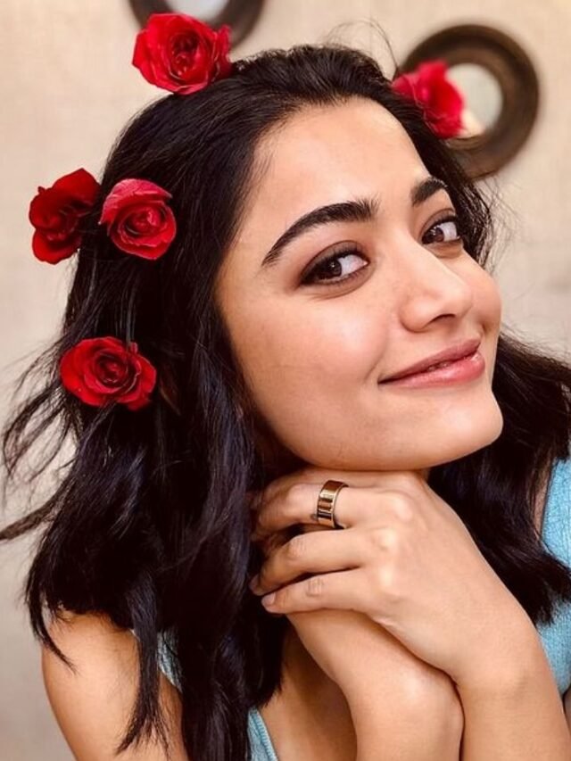 रश्मिका मंदना गुलाब के फूलो से सजी नज़र आई