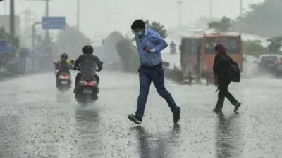 Latest Weather Update: तड़कती बिजलियों के साथ भारी बारिश के बने आषाढ़,देखे