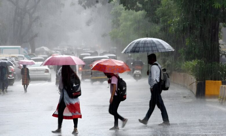 Weather Update: कड़कती बिजली के साथ तेज बारिश की सम्भावना,देखे आपके राज्य के हाल