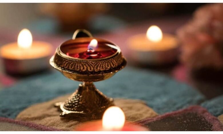 Astrology : घर में तिल के दीपक जलने से होता है बहुत फायदा,समस्याएं दूर होती है