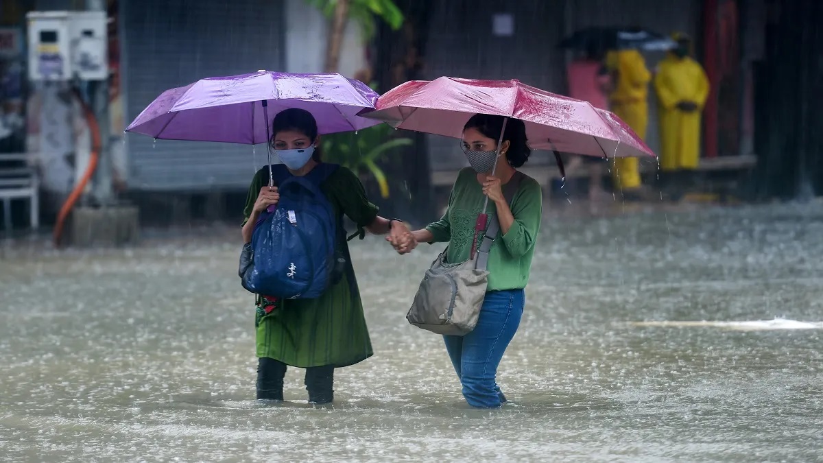 Weather Update News: मूसलाधार बारिश का कहर लगातार रहेगा जारी,देखे कहा होंगे कैसे हाल