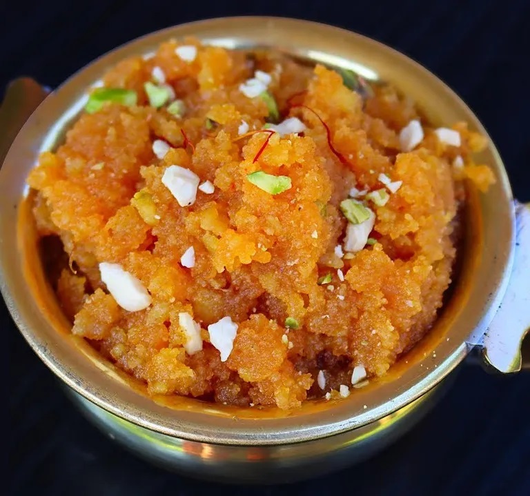 How to make Moong Dal Halwa: इस तरह बनाये मूंग दाल का हलवा देखे रेसिपी
