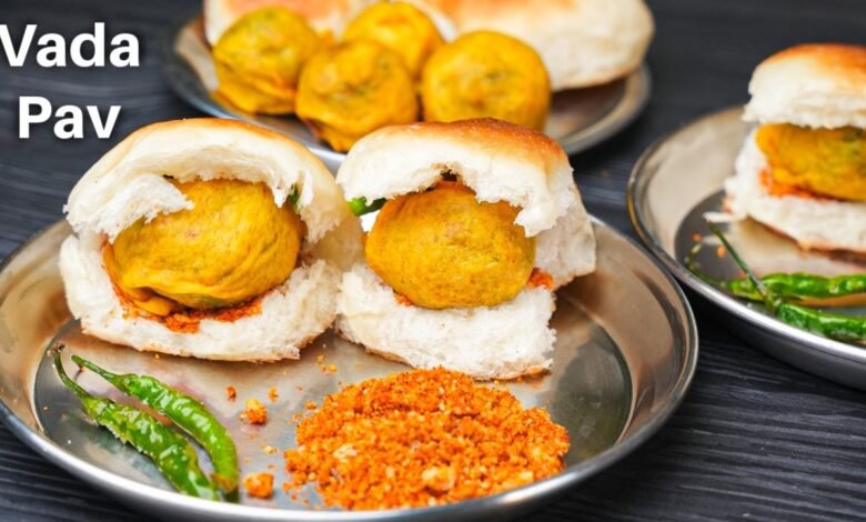 मॉर्निंग ब्रेकफास्ट में बनाये चटपटा गरमागरम वड़ा पाव ये रही रेसिपी