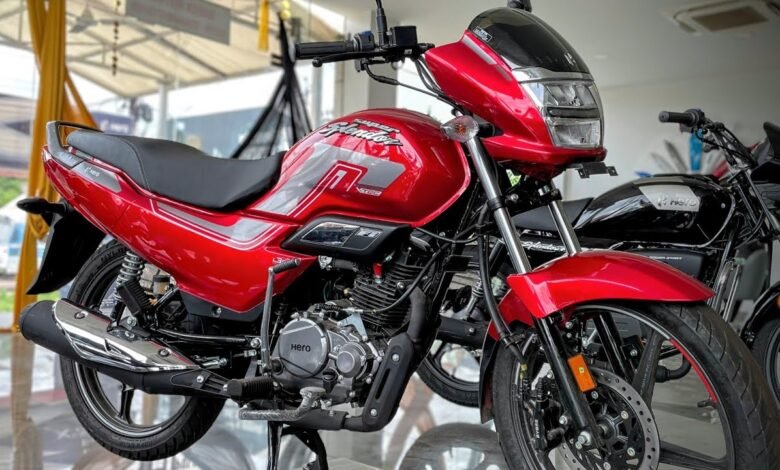 HERO Super Splendor 125cc इंजन और 90 km/h तेज रफ्तार के साथ मार्केट में तबाही मचा रही हैं