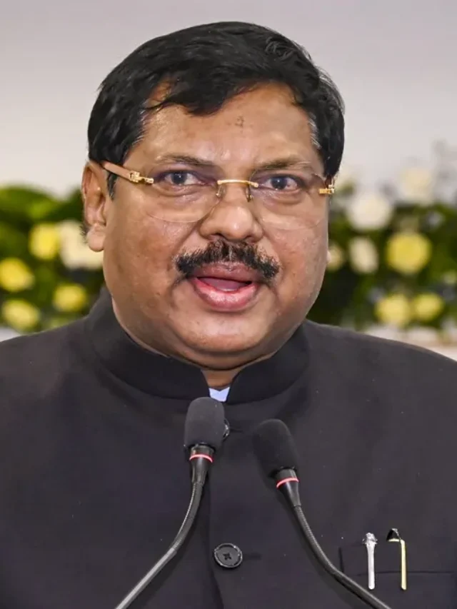 भारत के मुख्य न्यायाधीश बीआर गवई ने अहम टिप्पणी की है। उन्होंने कहा कि वह रिटायरमेंट के बाद कोई पद स्वीकार नहीं करेंगे।