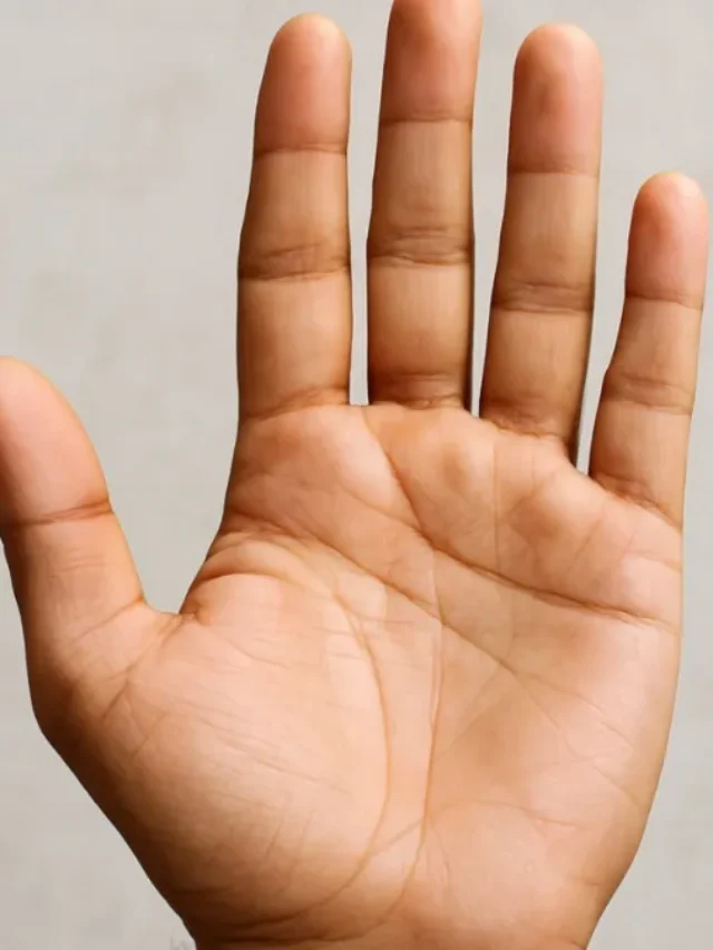 अगर किसी व्यक्ति के हाथ में बहुत अधिक रेखाएं हैं तो इसे किस बात का संकेत माना जाता है जान लें कैसे होते हैं ऐसे लोग