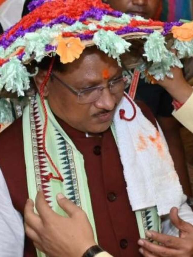 हरेली उत्सव: ट्रैक्टर चलाते दिखे मुख्यमंत्री विष्णु देव साय, प्रदर्शनी में दिखी परंपरा और प्रगति की अनूठी झलक