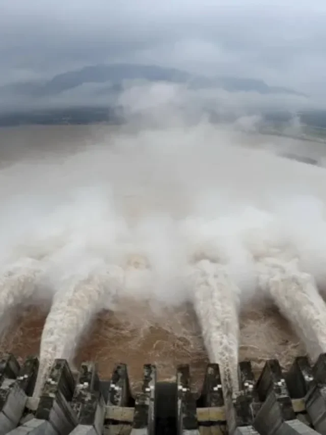 तस्वीरों में देखें दुनिया का सबसे बड़ा बांध, जानें कितनी है लंबाई और चौड़ाई